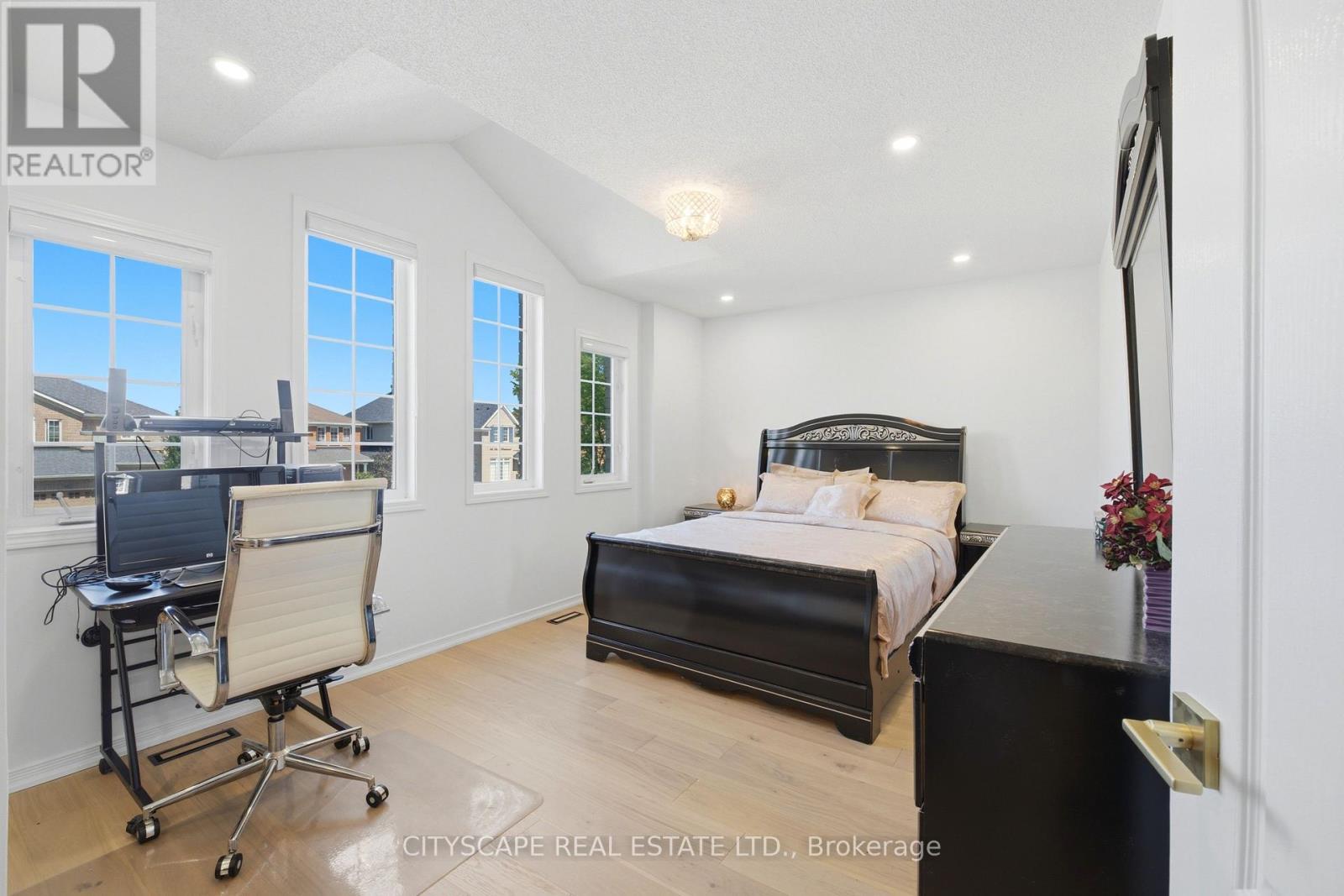 67 Buick Boulevard, Brampton, ON - Indoor Photo Showing Bedroom