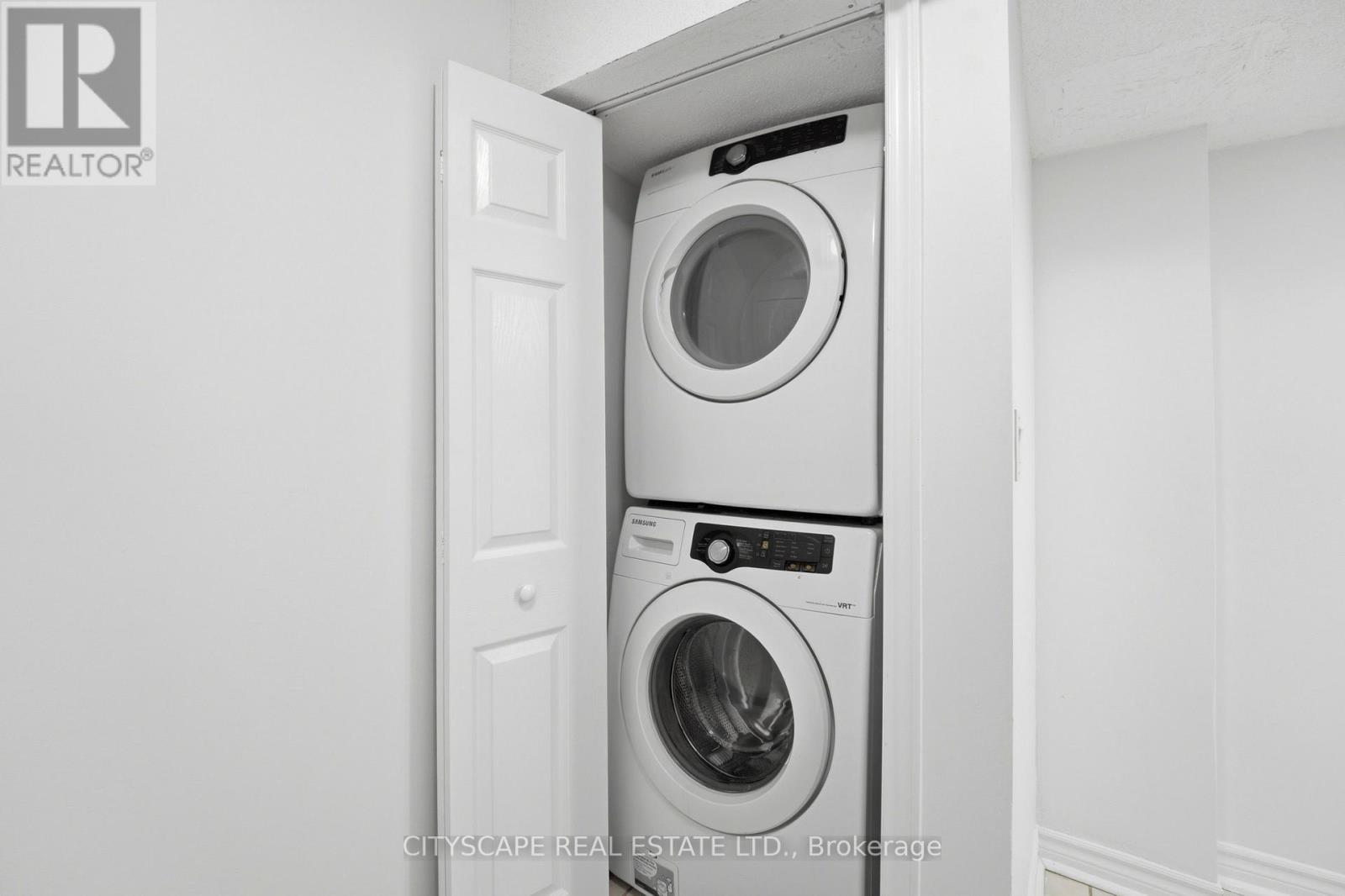 67 Buick Boulevard, Brampton, ON - Indoor Photo Showing Laundry Room