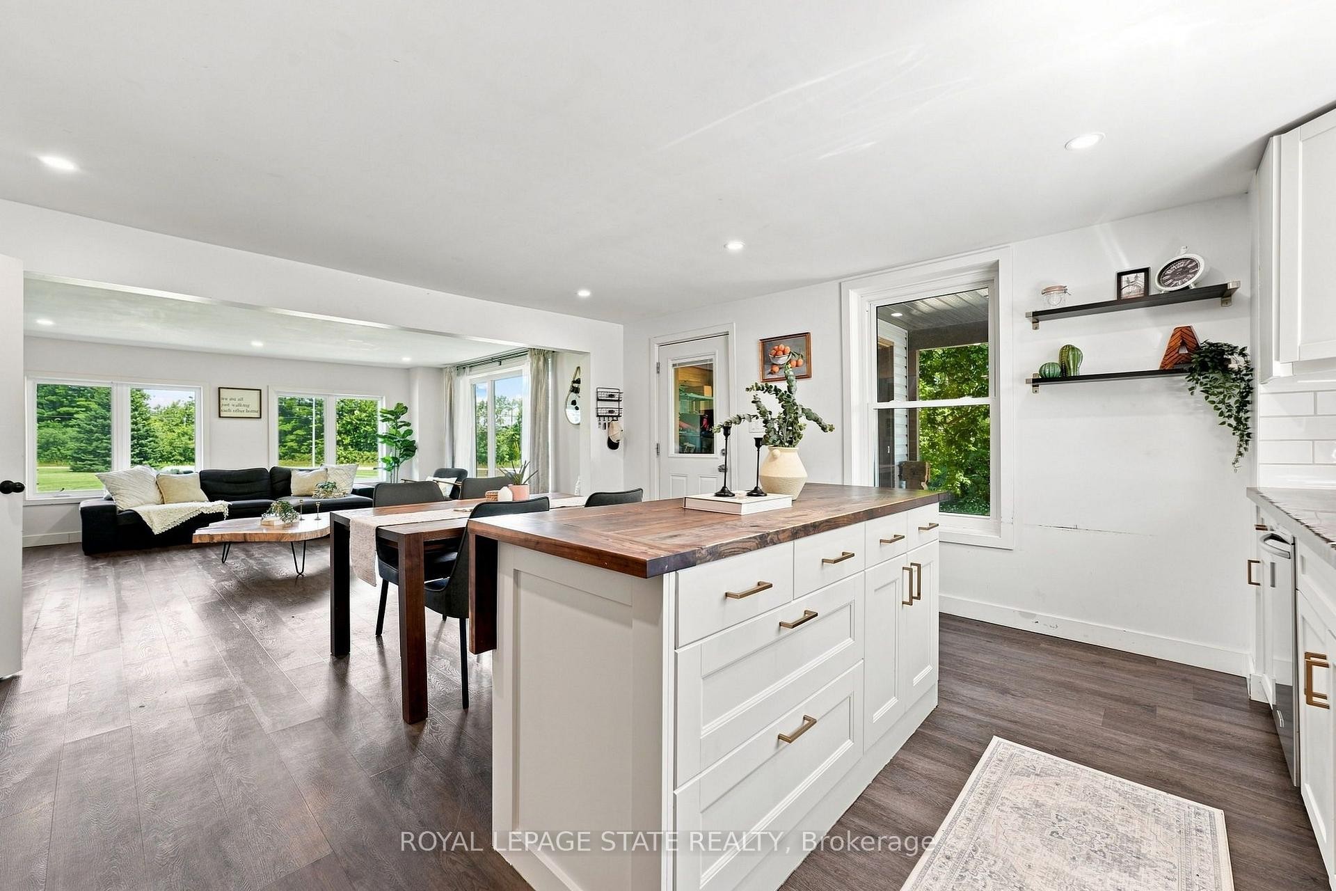 62 Thompson Road, Brantford, ON - Indoor