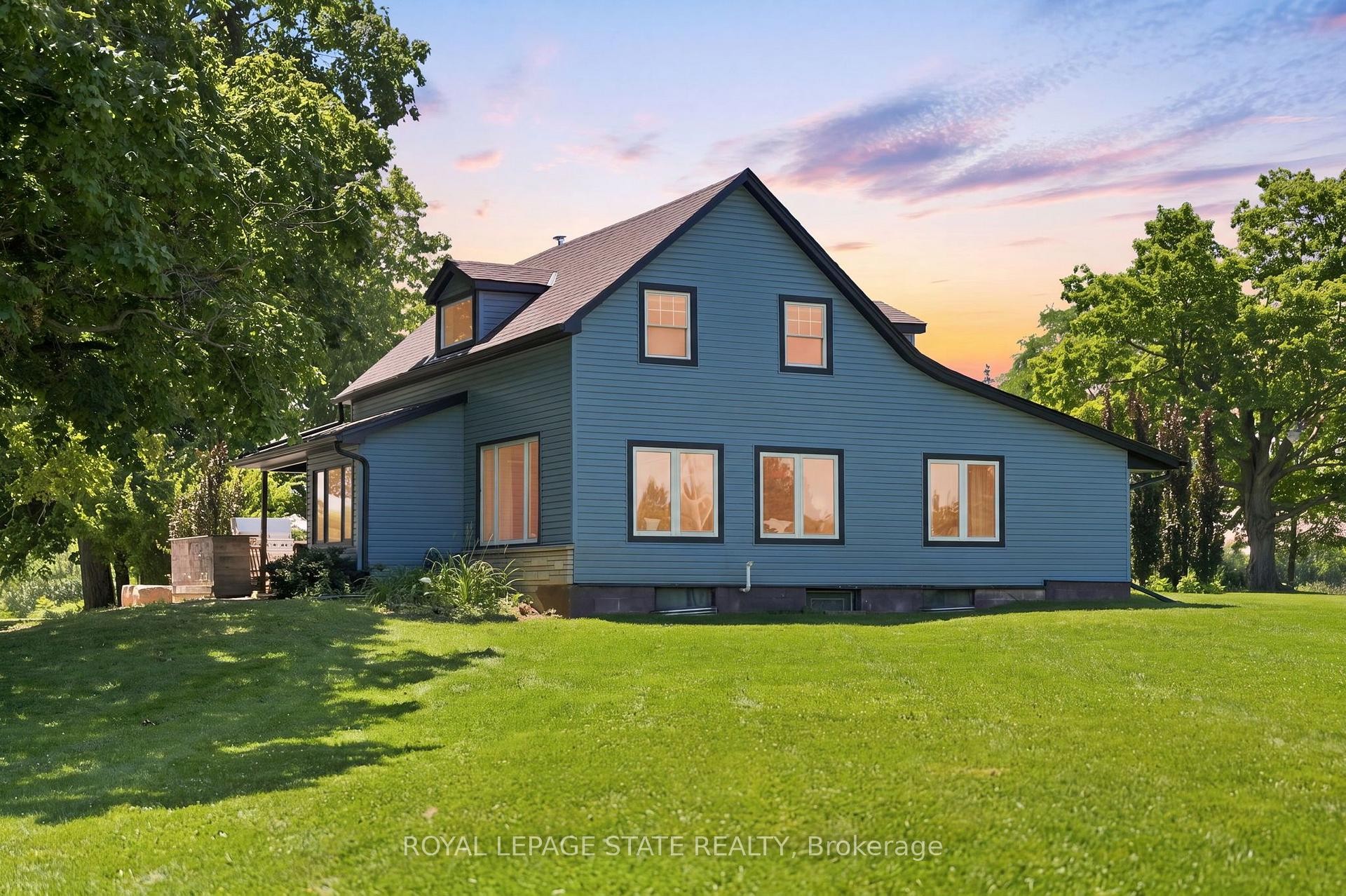 62 Thompson Road, Brantford, ON - Outdoor