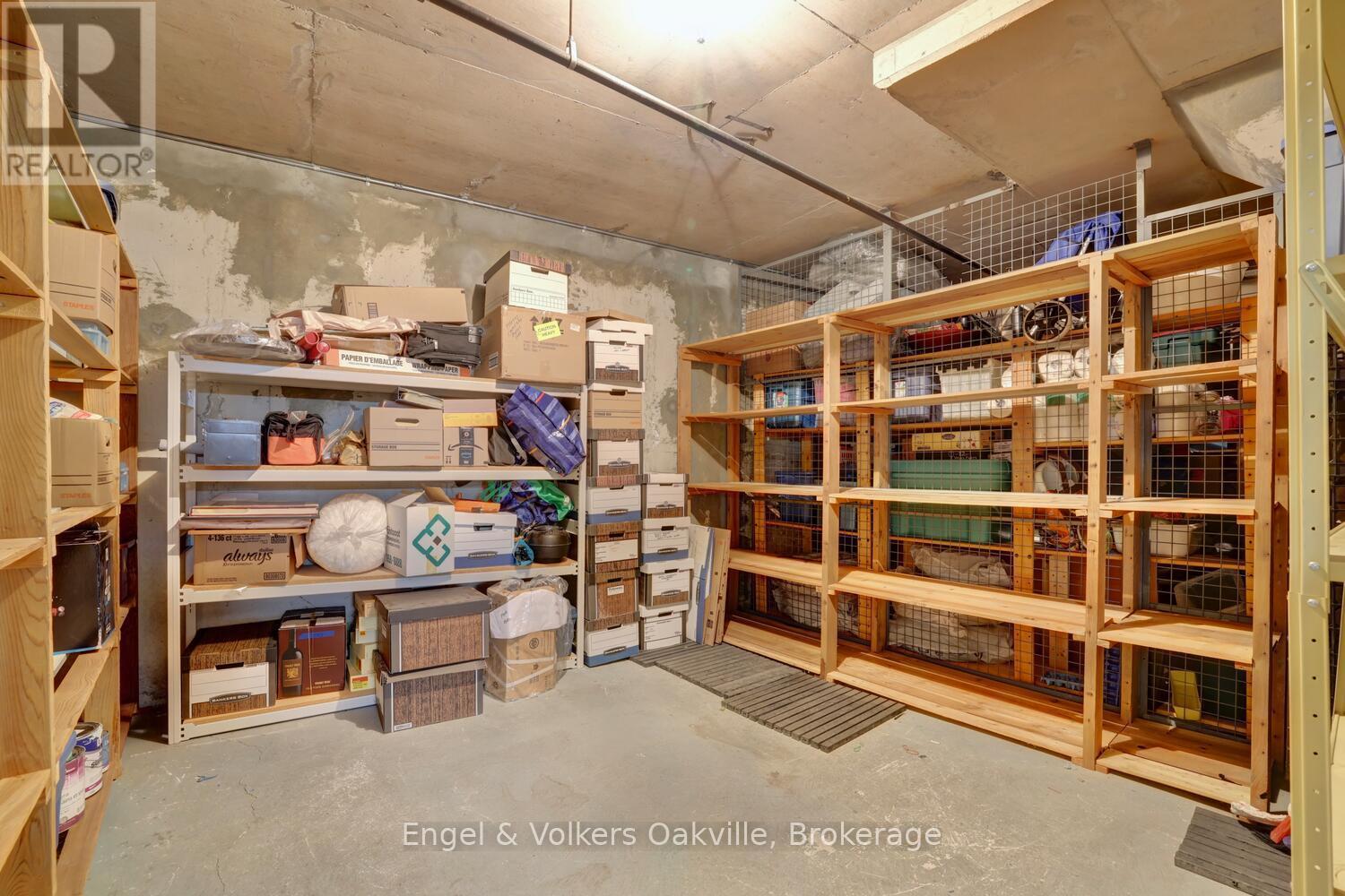 Large Storage Room - 1402 - 442 Maple Avenue, Burlington (Brant), ON - Indoor