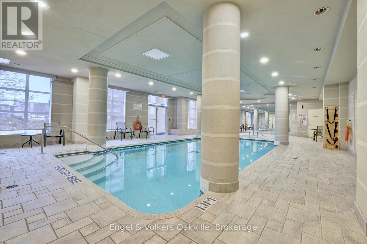 1402 - 442 Maple Avenue, Burlington (Brant), ON - Indoor Photo Showing Other Room With In Ground Pool
