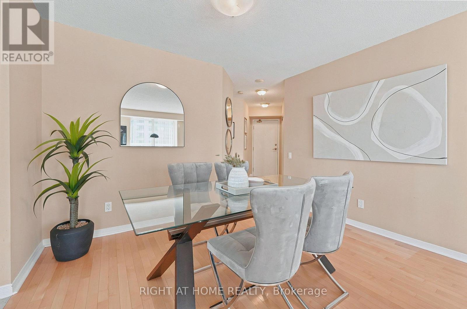 610 - 33 Empress Avenue, Toronto, ON - Indoor Photo Showing Dining Room