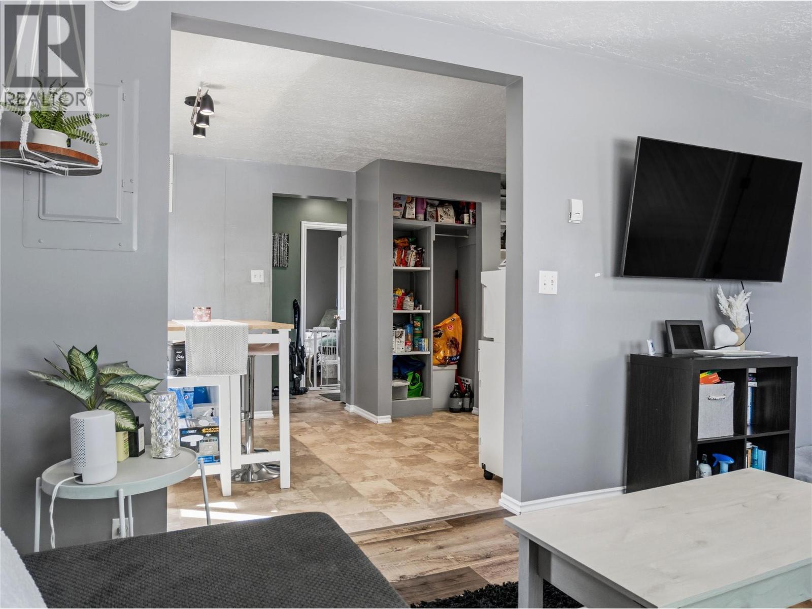 9901 2 Street, Dawson Creek, BC - Indoor