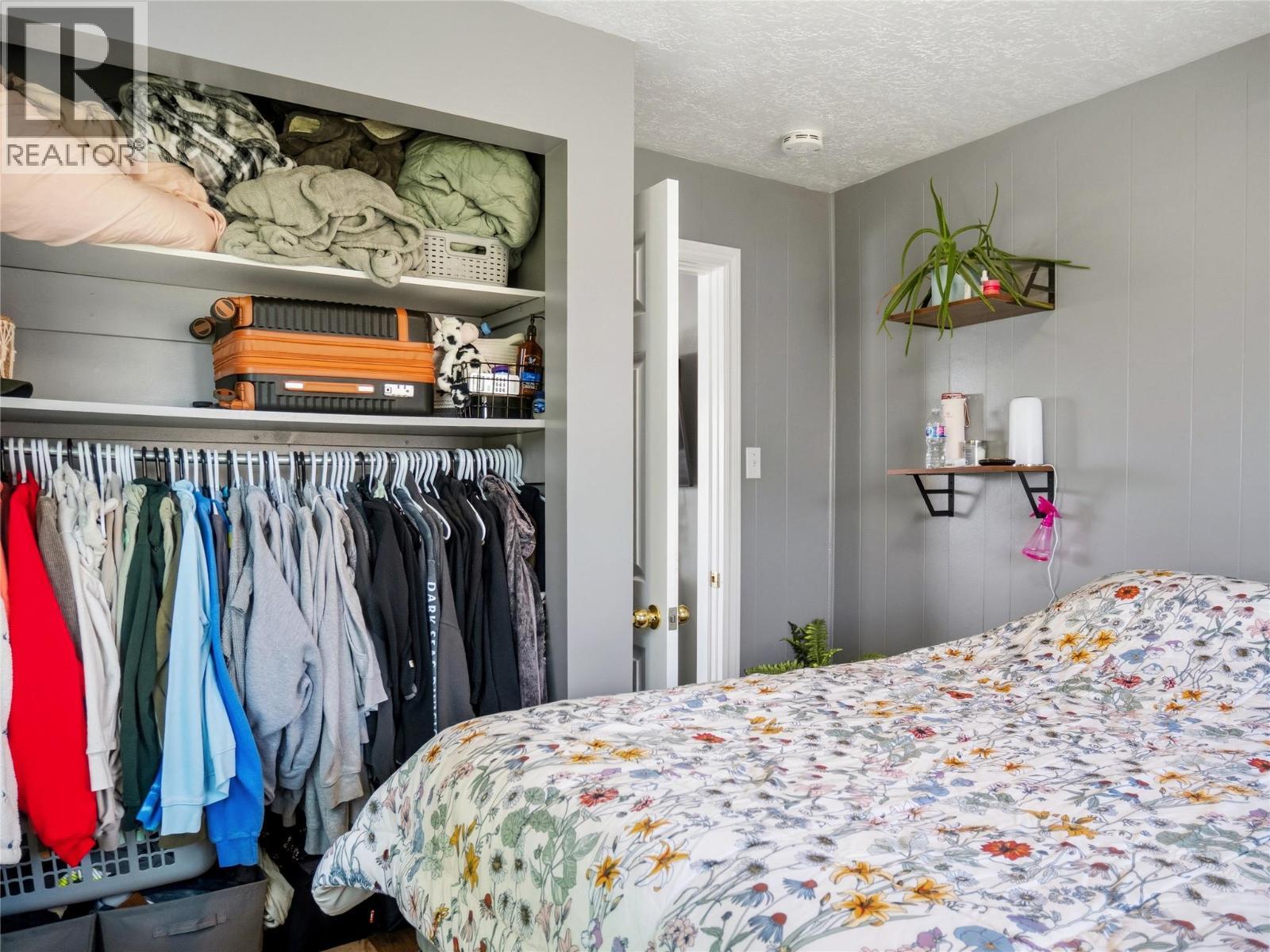 9901 2 Street, Dawson Creek, BC - Indoor Photo Showing Bedroom