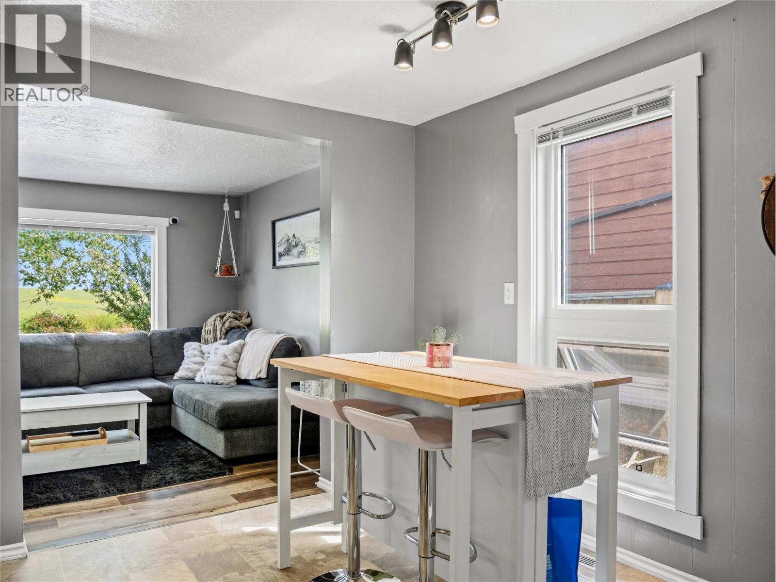 9901 2 Street, Dawson Creek, BC - Indoor