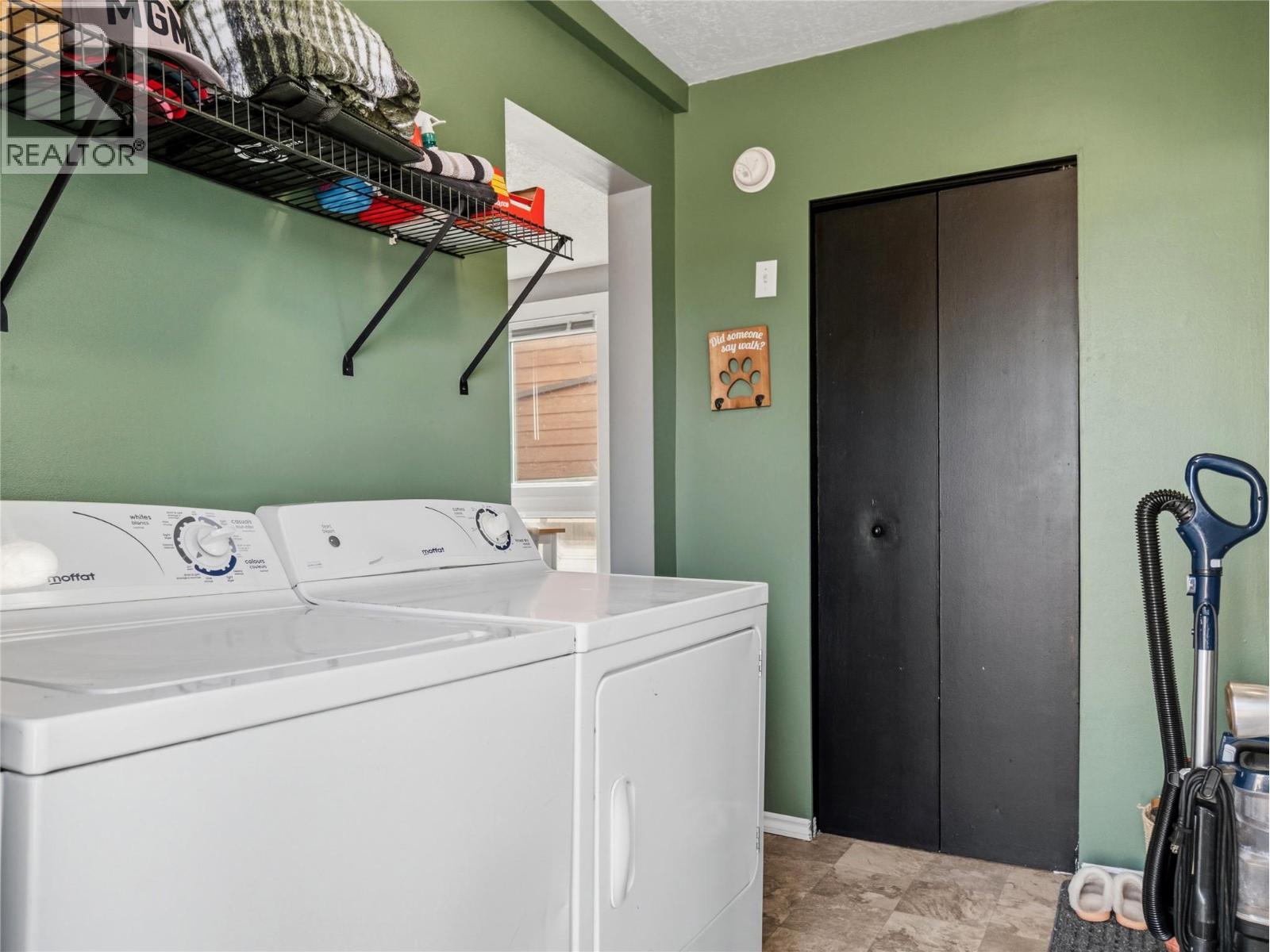9901 2 Street, Dawson Creek, BC - Indoor Photo Showing Laundry Room