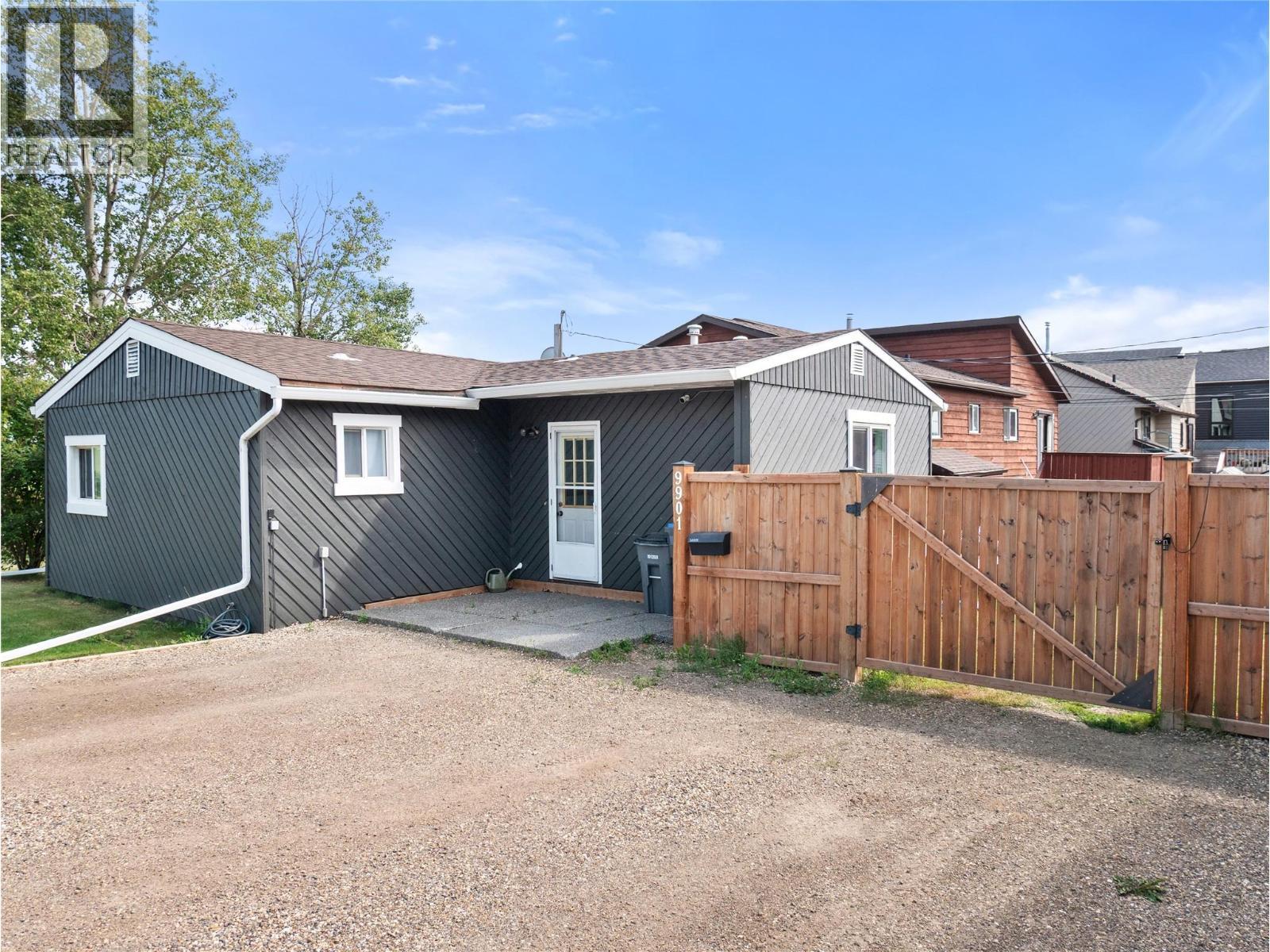 9901 2 Street, Dawson Creek, BC - Outdoor With Exterior