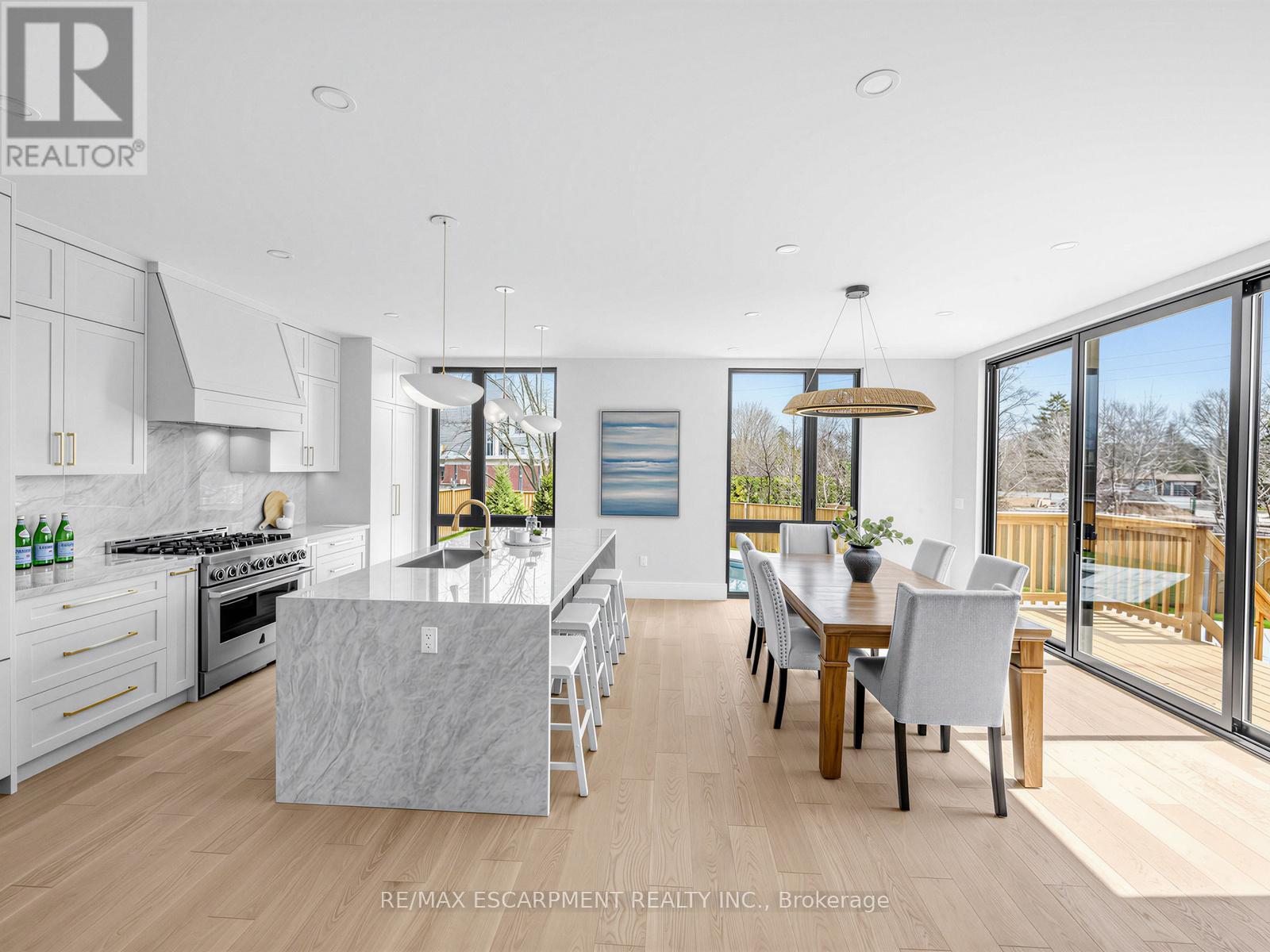 2488 Bridge Road, Oakville, ON - Indoor