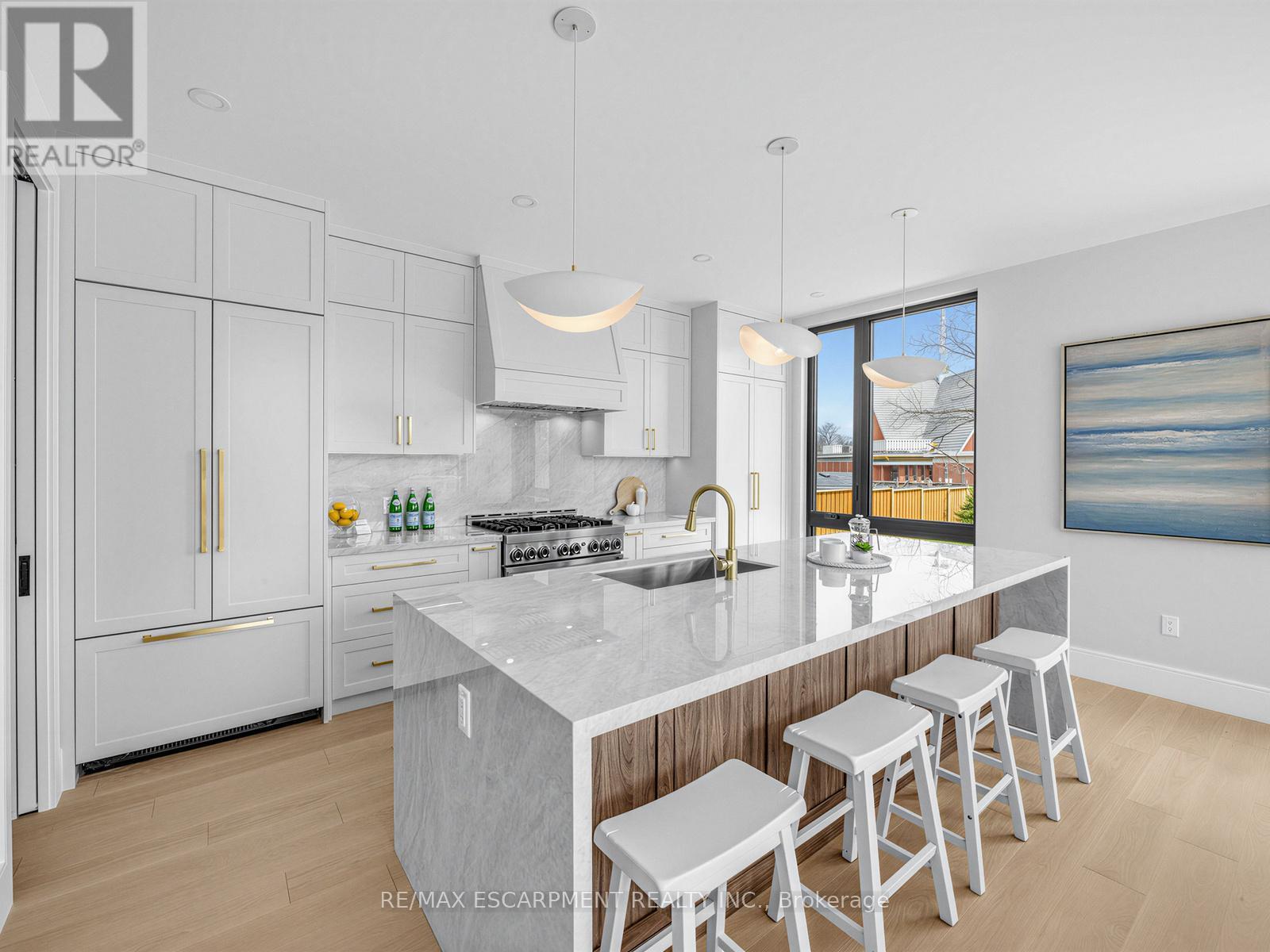2488 Bridge Road, Oakville, ON - Indoor Photo Showing Kitchen With Upgraded Kitchen