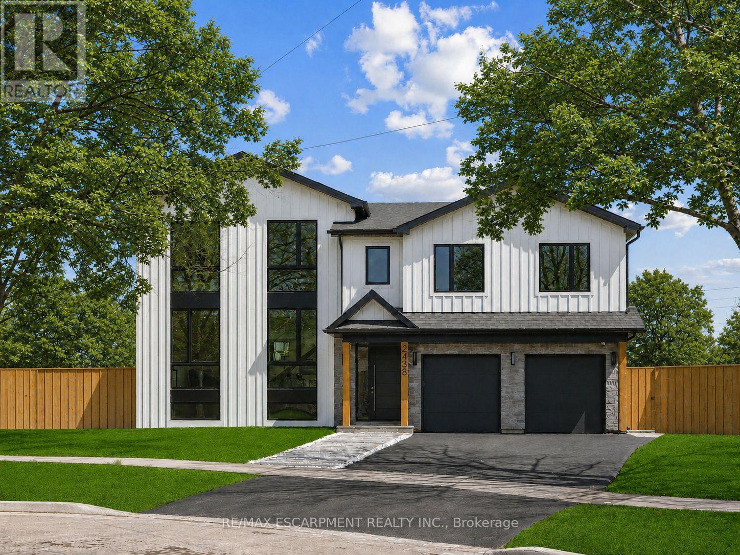 2488 Bridge Road, Oakville, ON - Outdoor
