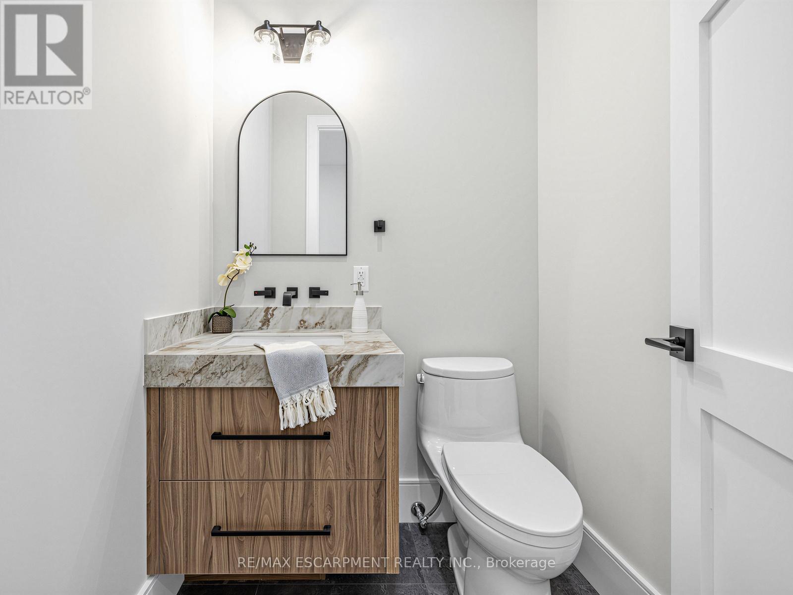 2488 Bridge Road, Oakville, ON - Indoor Photo Showing Bathroom
