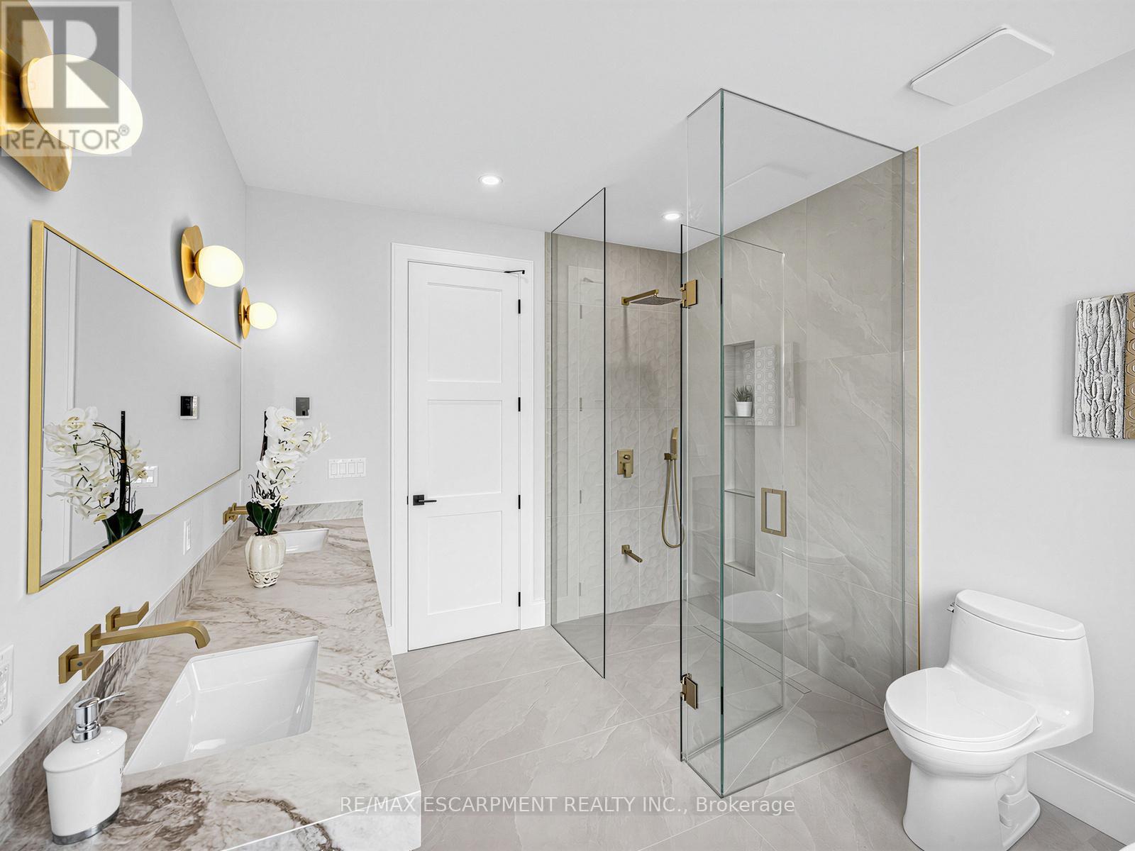 2488 Bridge Road, Oakville, ON - Indoor Photo Showing Bathroom