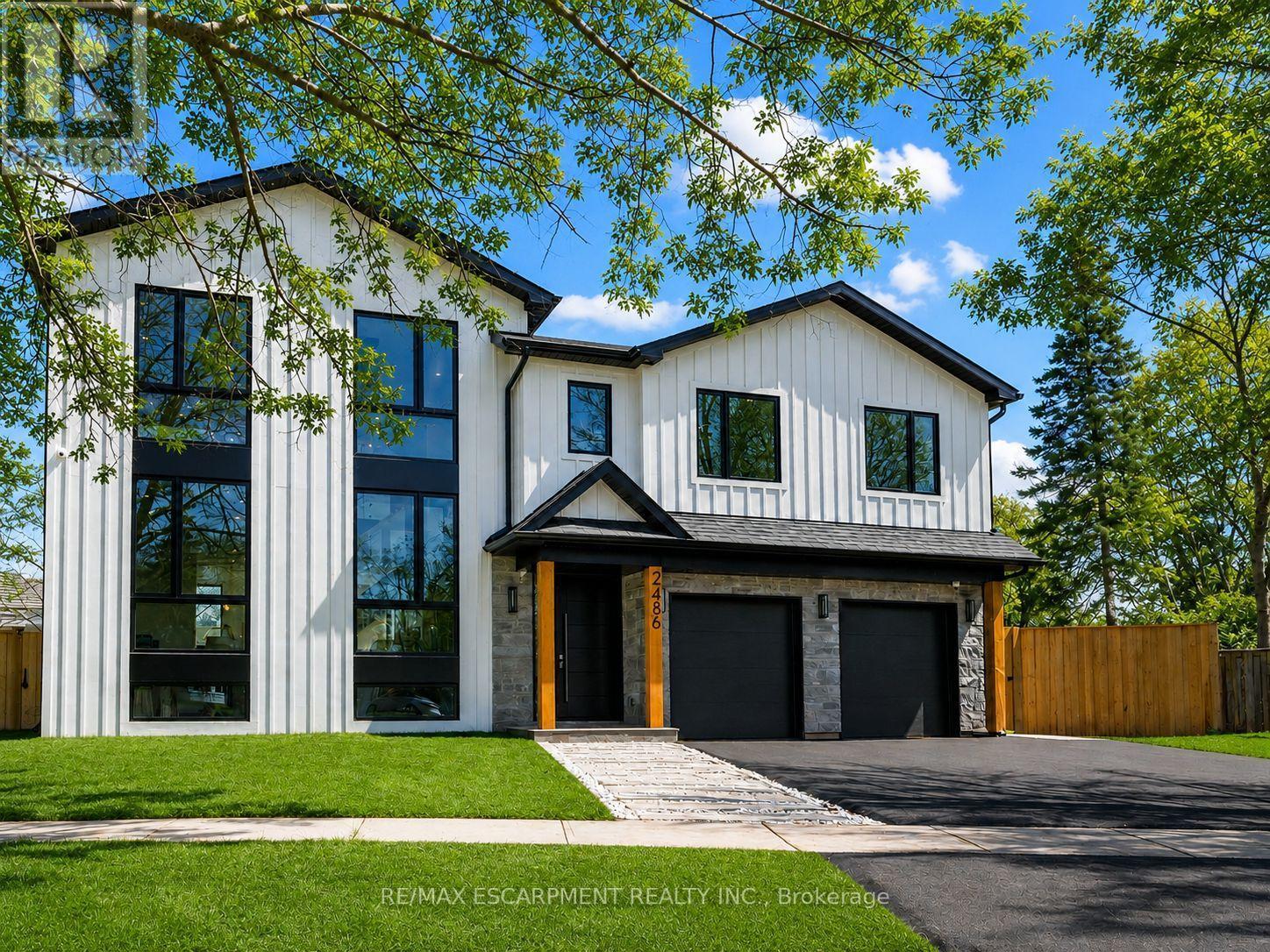 2488 Bridge Road, Oakville, ON - Outdoor