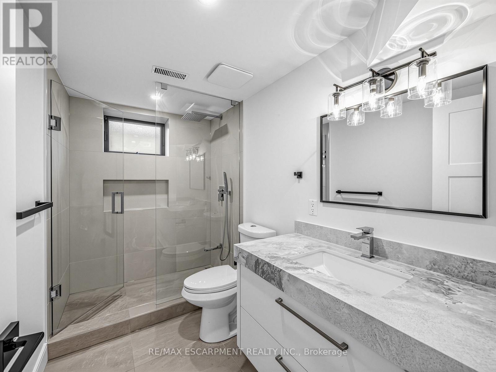 2488 Bridge Road, Oakville, ON - Indoor Photo Showing Bathroom