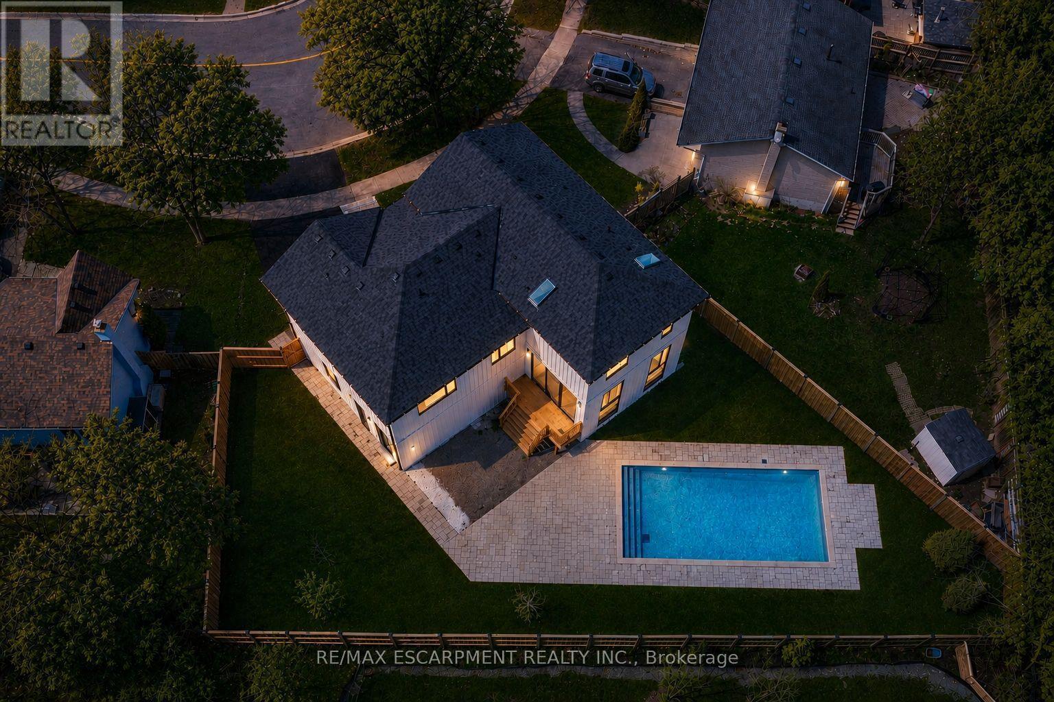2488 Bridge Road, Oakville, ON -