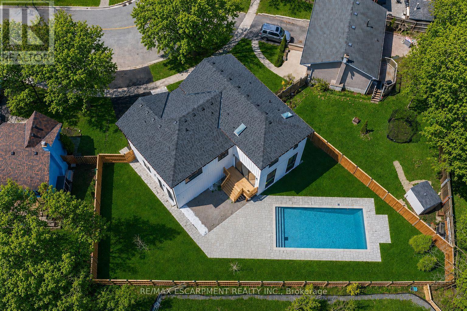2488 Bridge Road, Oakville, ON - Outdoor