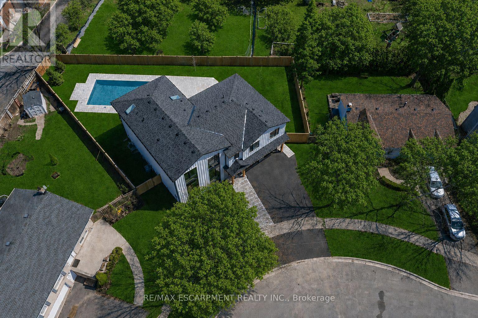2488 Bridge Road, Oakville, ON - Outdoor