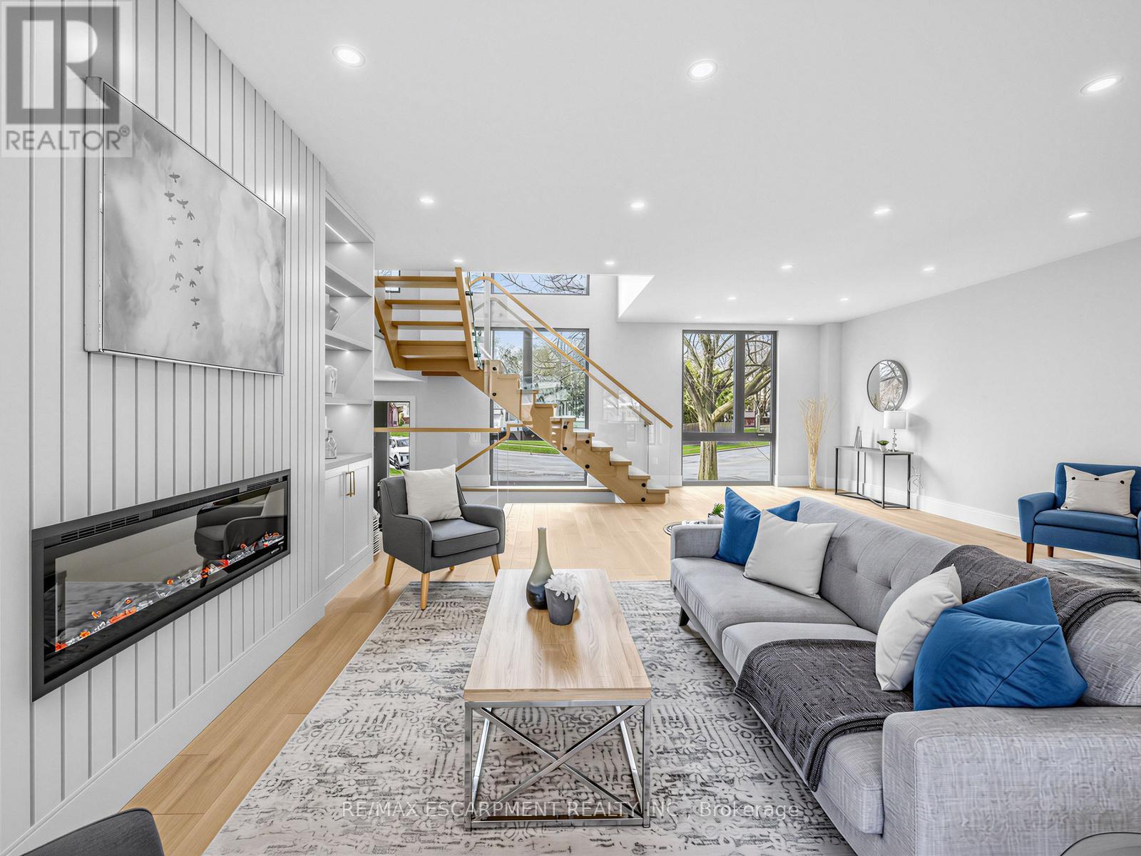 2488 Bridge Road, Oakville, ON - Indoor Photo Showing Living Room With Fireplace