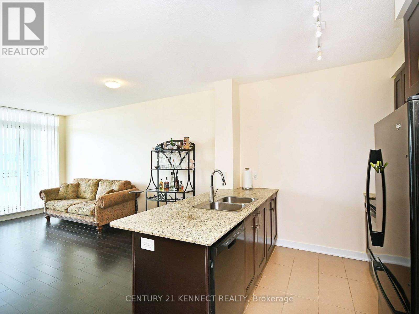 3910 - 4070 Confederation Parkway, Mississauga, ON - Indoor