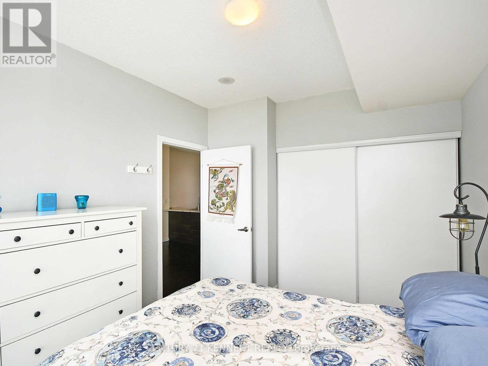3910 - 4070 Confederation Parkway, Mississauga, ON - Indoor Photo Showing Bedroom
