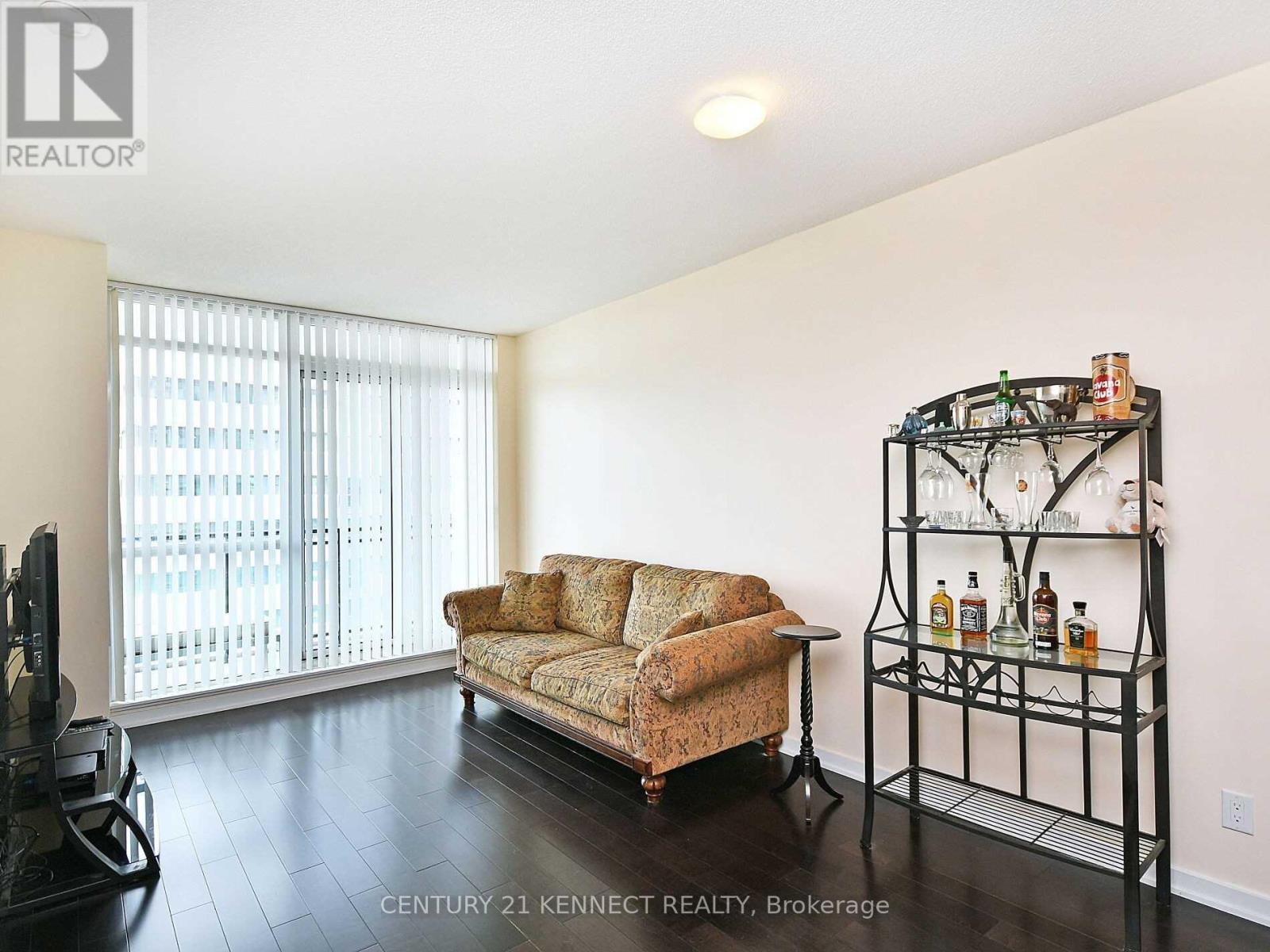 3910 - 4070 Confederation Parkway, Mississauga, ON - Indoor