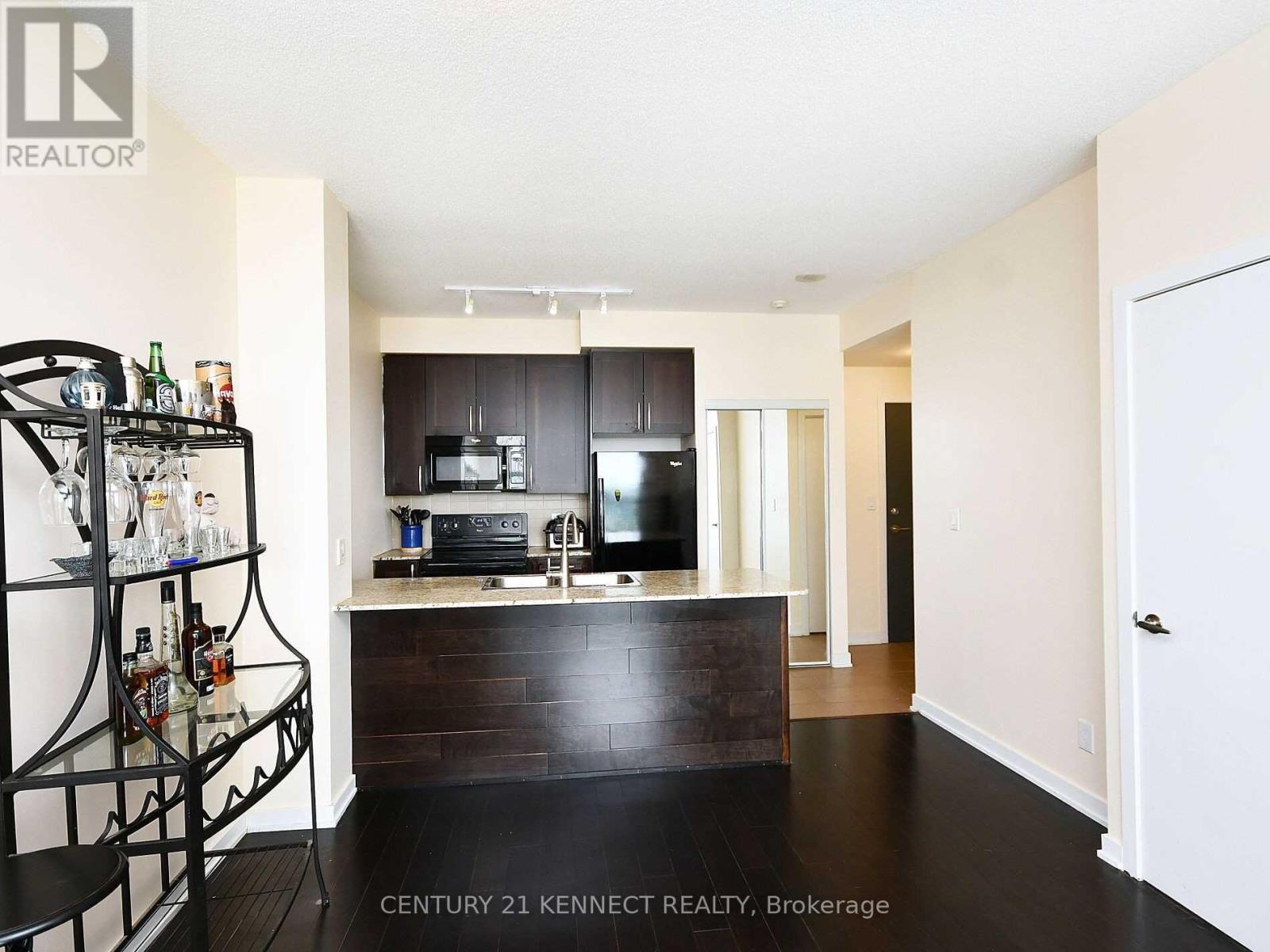 3910 - 4070 Confederation Parkway, Mississauga, ON - Indoor