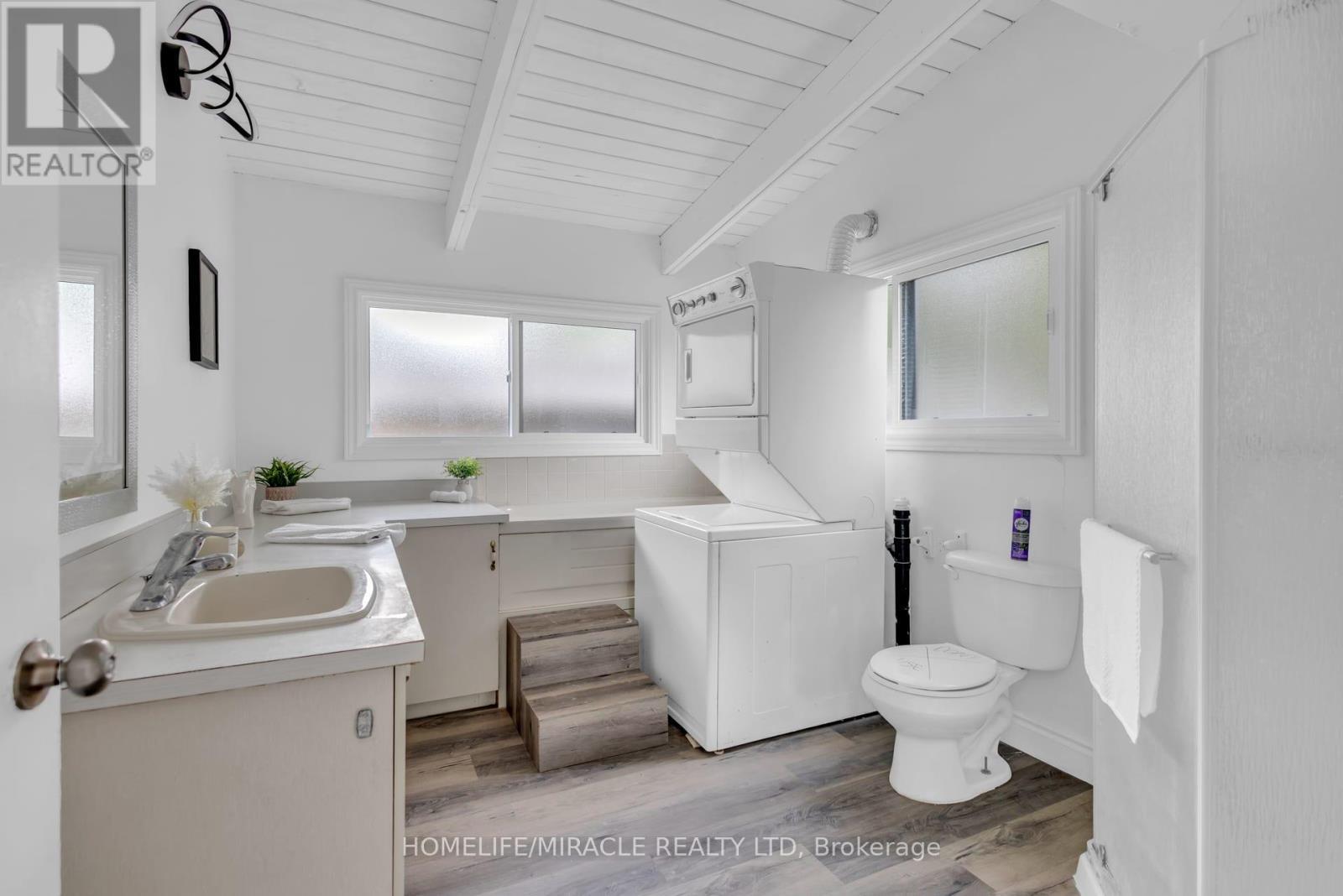 72 Massey Avenue, Kitchener, ON - Indoor Photo Showing Other Room
