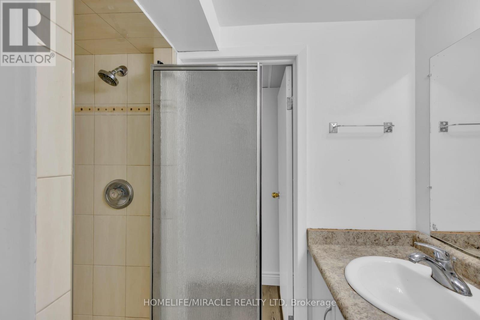 72 Massey Avenue, Kitchener, ON - Indoor Photo Showing Bathroom