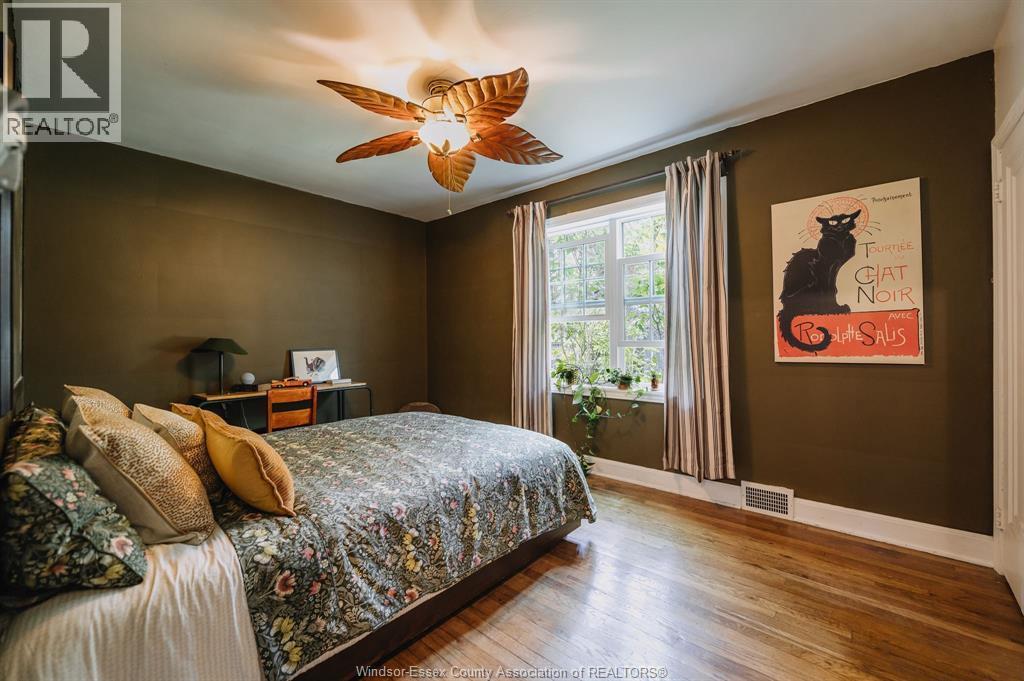2515 Windermere, Windsor, ON - Indoor Photo Showing Bedroom