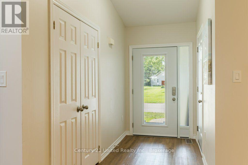 11 Algonquin Trail, Clarington (Bowmanville), ON - Indoor Photo Showing Other Room