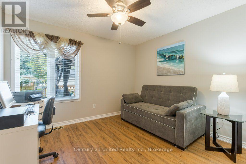 11 Algonquin Trail, Clarington (Bowmanville), ON - Indoor