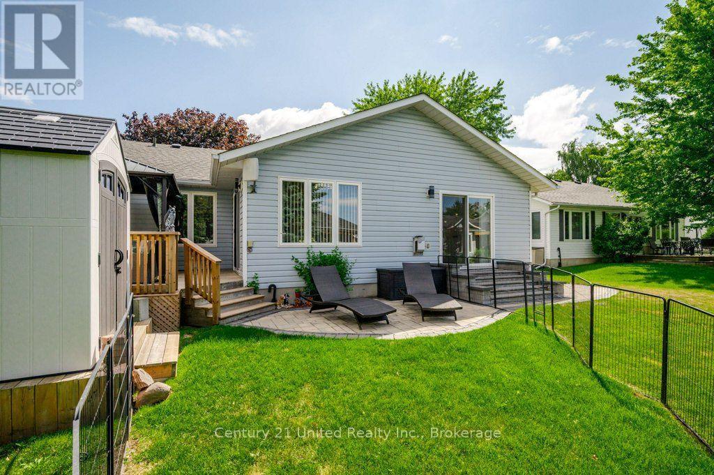 11 Algonquin Trail, Clarington (Bowmanville), ON - Outdoor