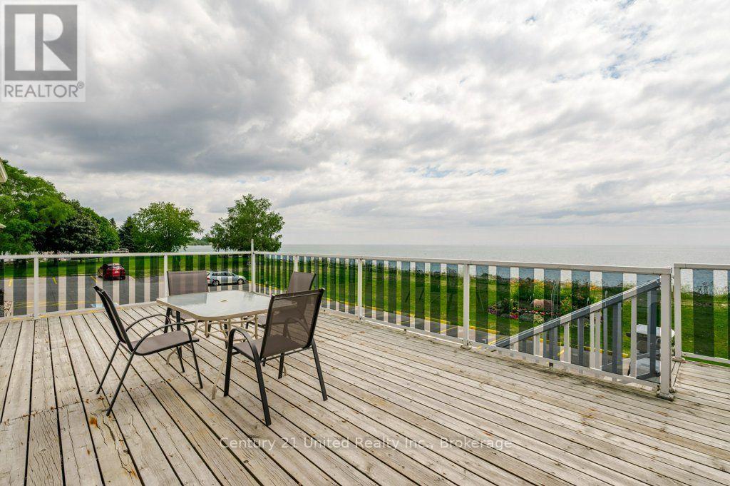 11 Algonquin Trail, Clarington (Bowmanville), ON - Outdoor With Deck Patio Veranda With View