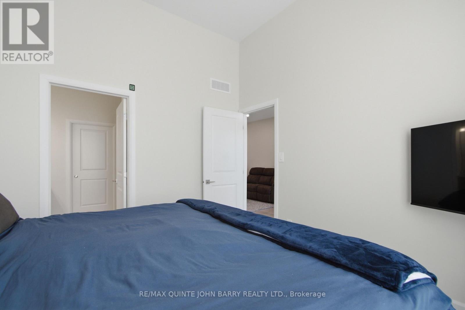 55 Athabaska Drive, Belleville (Thurlow Ward), ON - Indoor Photo Showing Bedroom
