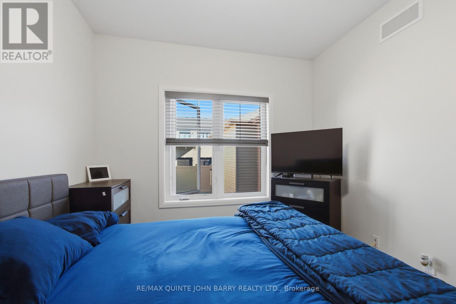55 Athabaska Drive, Belleville (Thurlow Ward), ON - Indoor Photo Showing Bedroom