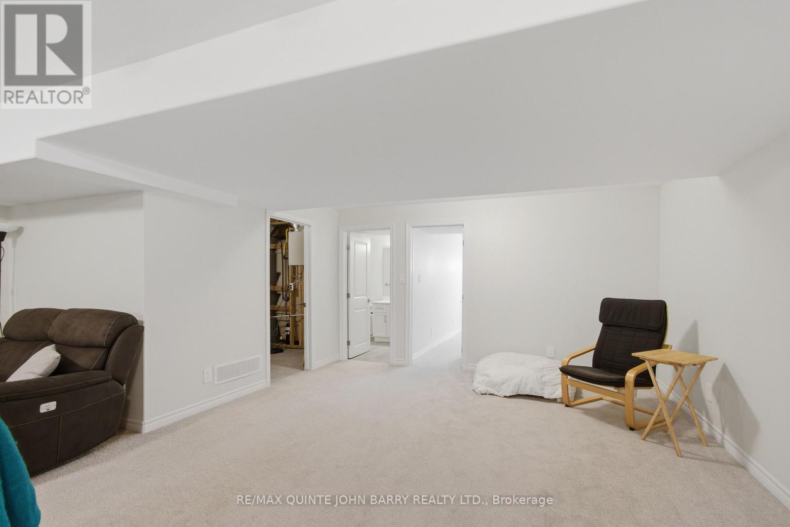 55 Athabaska Drive, Belleville (Thurlow Ward), ON - Indoor