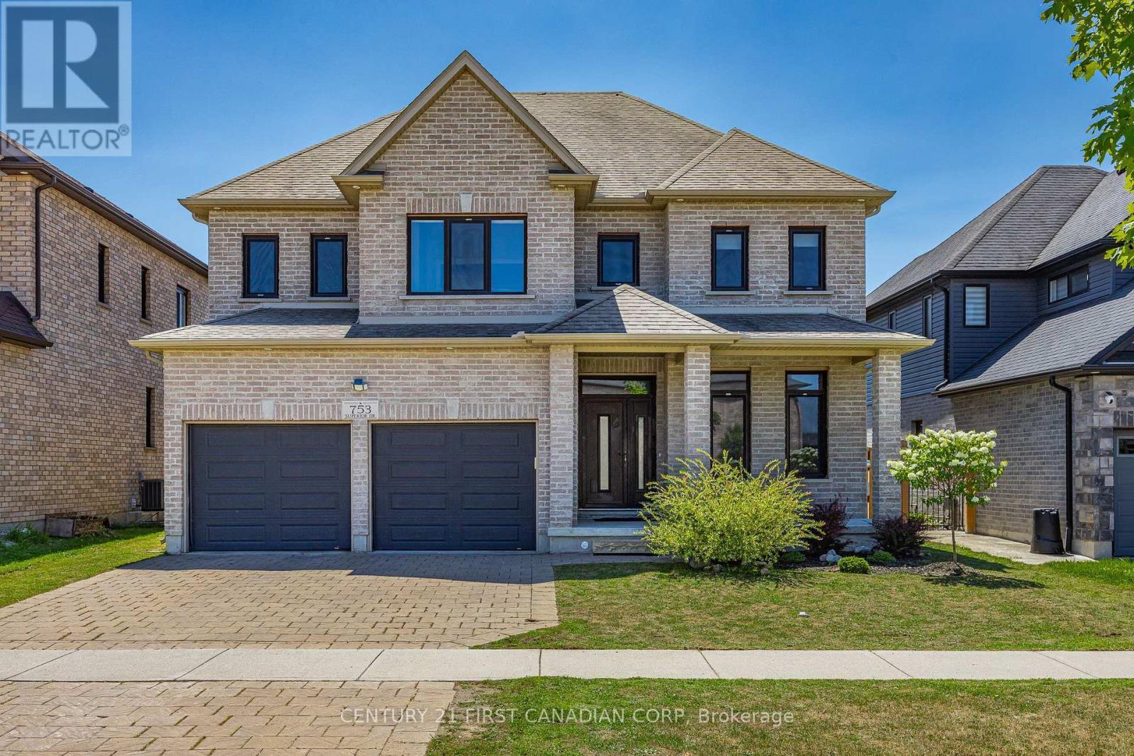 753 Superior Drive, London North (North B), ON - Outdoor With Facade