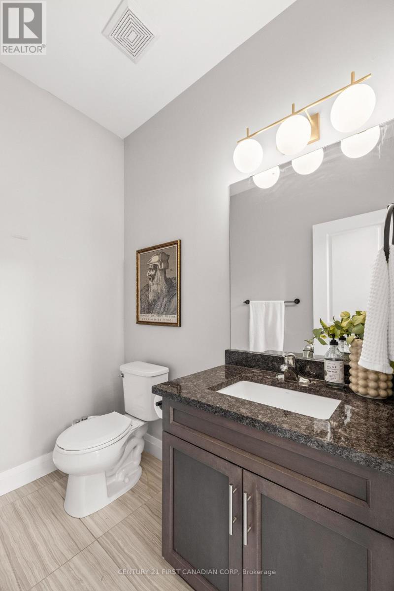 753 Superior Drive, London North (North B), ON - Indoor Photo Showing Bathroom