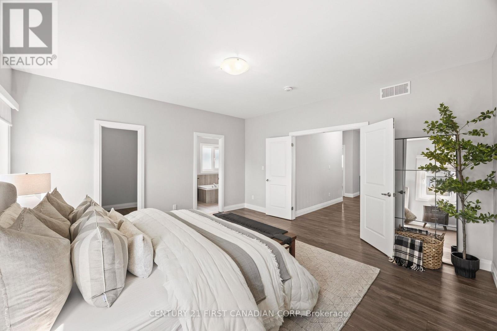 753 Superior Drive, London North (North B), ON - Indoor Photo Showing Bedroom