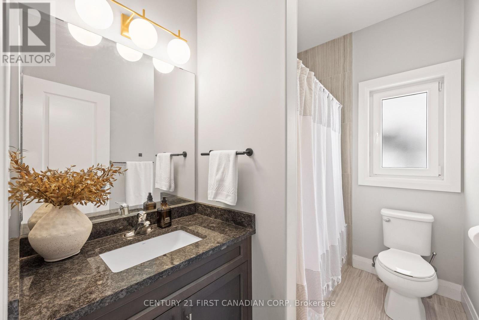 753 Superior Drive, London North (North B), ON - Indoor Photo Showing Bathroom