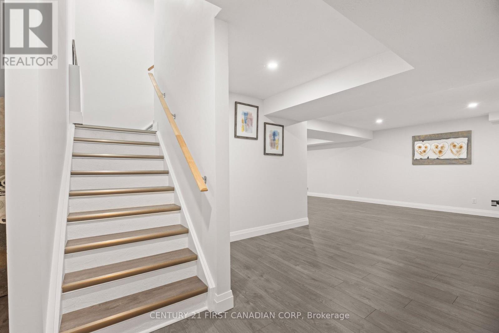 753 Superior Drive, London North (North B), ON - Indoor Photo Showing Other Room
