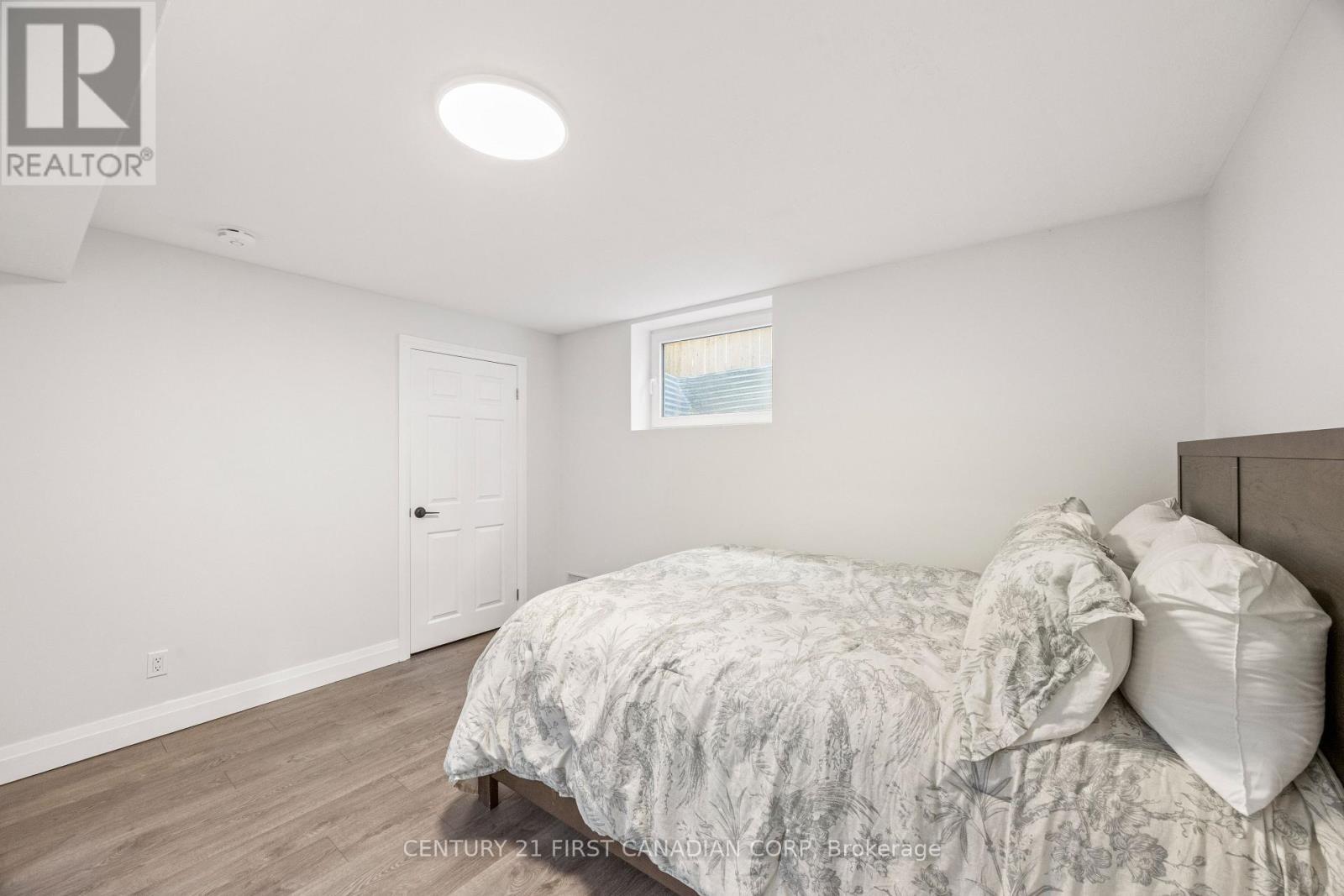 753 Superior Drive, London North (North B), ON - Indoor Photo Showing Bedroom