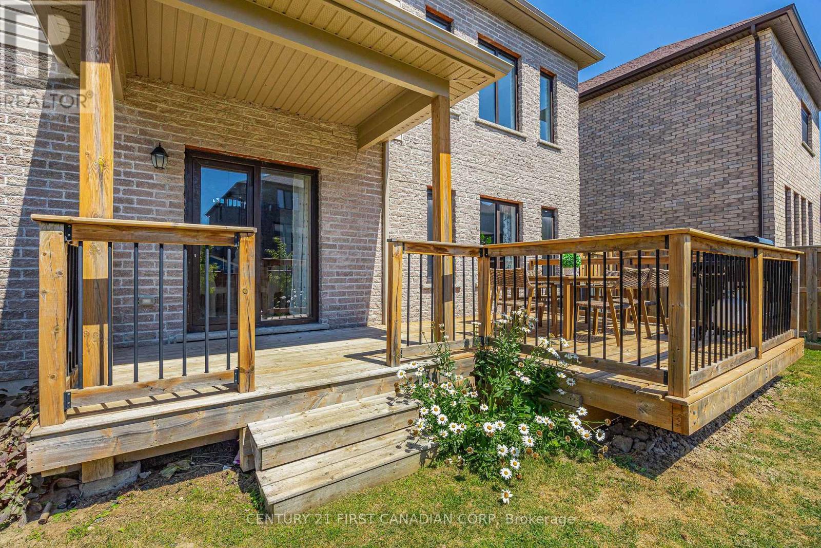 753 Superior Drive, London North (North B), ON - Outdoor With Deck Patio Veranda With Exterior