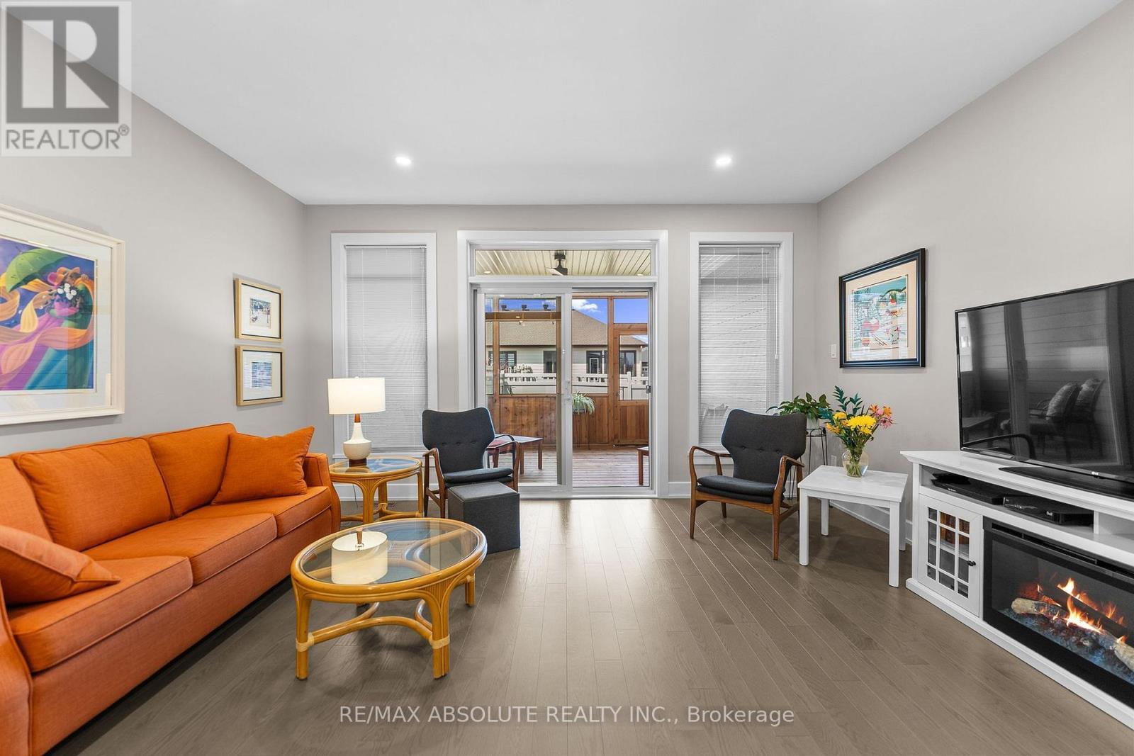 22 Ernie Godin Way, Arnprior, ON - Indoor Photo Showing Living Room