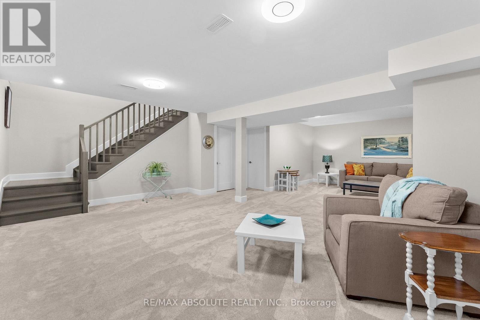 22 Ernie Godin Way, Arnprior, ON - Indoor Photo Showing Living Room