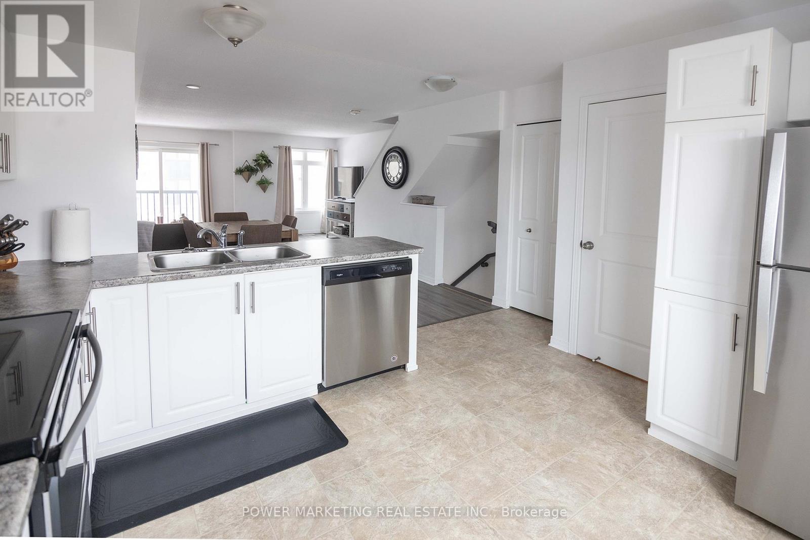540 Recolte, Ottawa, ON - Indoor Photo Showing Kitchen With Stainless Steel Kitchen With Double Sink