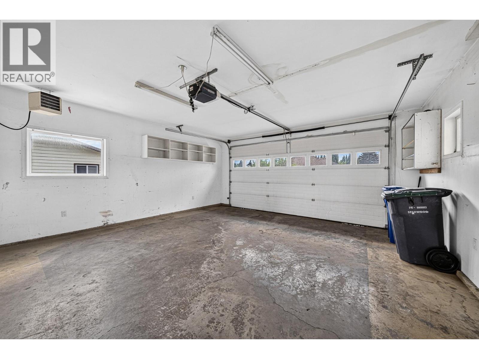 1255 Valley View Drive, Sparwood, BC - Indoor Photo Showing Garage