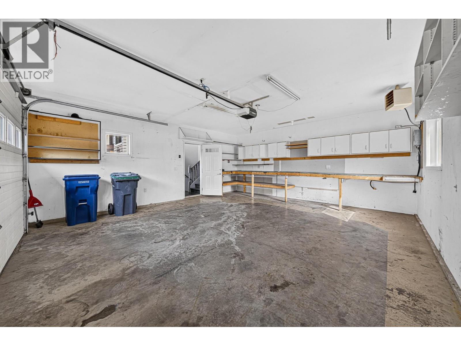 1255 Valley View Drive, Sparwood, BC - Indoor Photo Showing Garage
