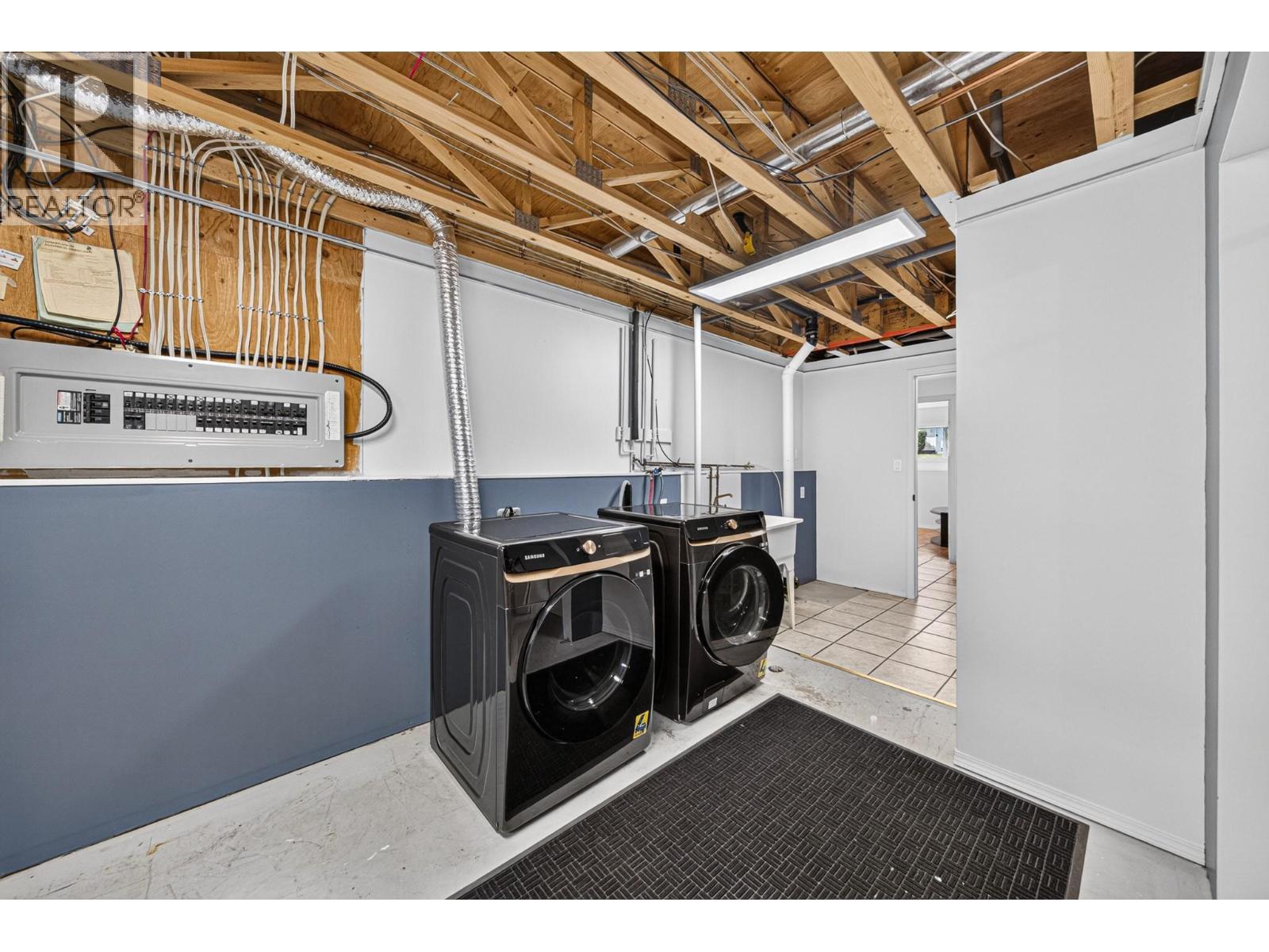 1255 Valley View Drive, Sparwood, BC - Indoor Photo Showing Laundry Room